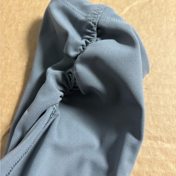 Lulu lemon size 6 grey leggings ruched legs - Picture 2 of 4